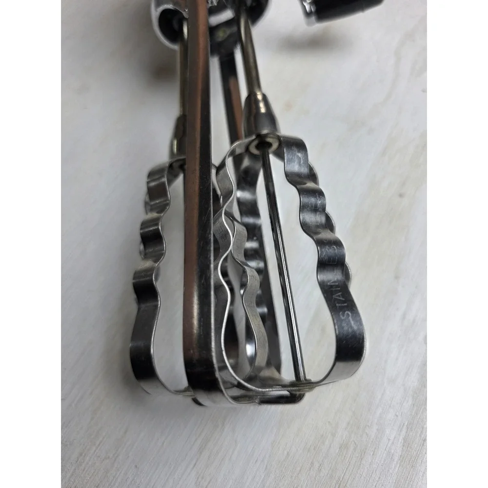 Vintage EKCO Flint Best Hand Crank Egg Beater Stainless Chrome Black Handle 12in